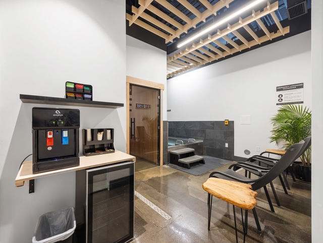 PLUNJ Boise lounge and reception