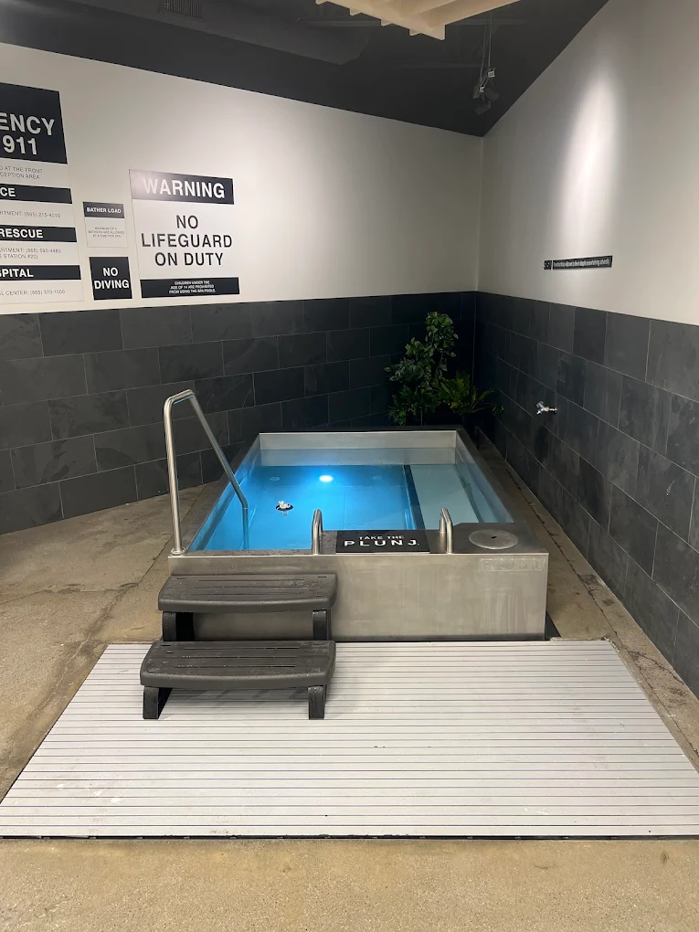 Cold plunge pool at PLUNJ Knoxville